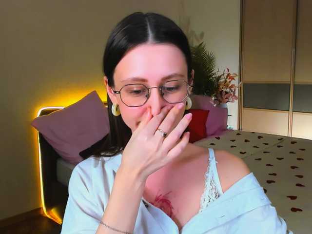 YourLovellyStory webcam