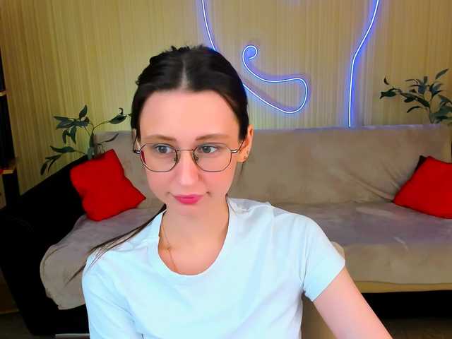 YourLovellyStory webcam