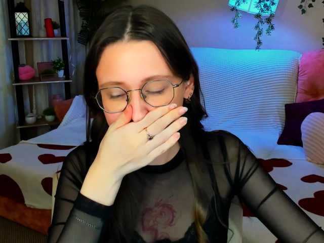 YourLovellyStory webcam