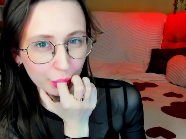 YourLovellyStory live cam on BongaCams