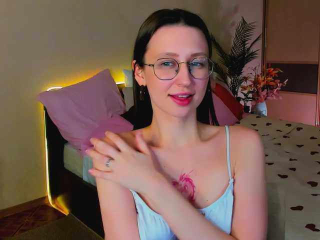 YourLovellyStory webcam