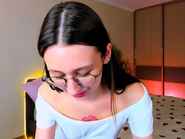 YourLovellyStory webcam