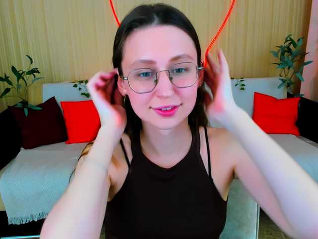 YourLovellyStory webcam