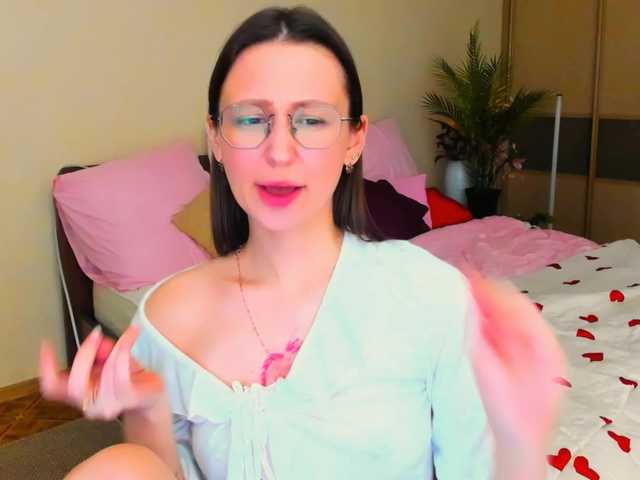 YourLovellyStory webcam
