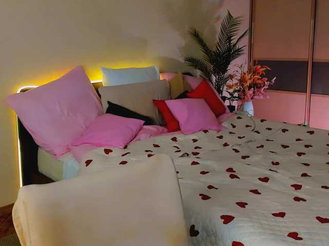 YourLovellyStory webcam