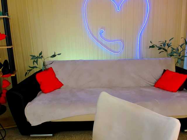 YourLovellyStory webcam