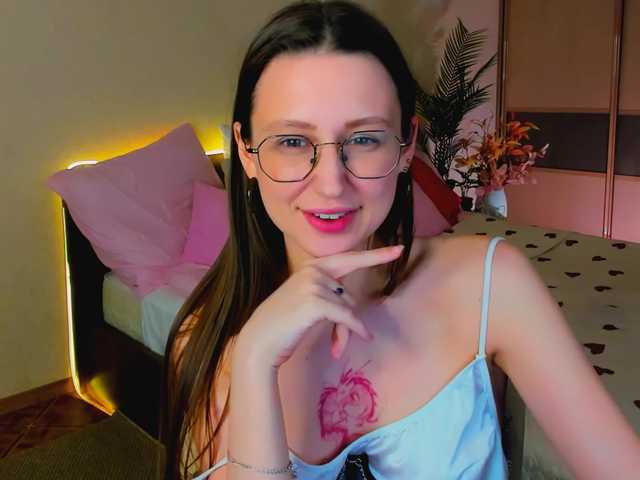 YourLovellyStory webcam