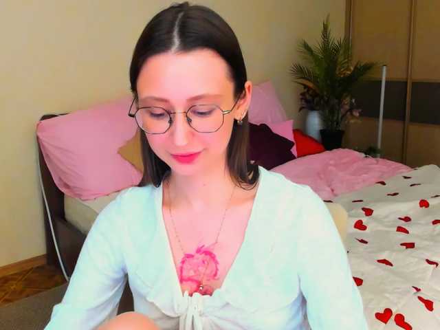 YourLovellyStory webcam