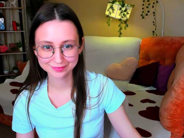 YourLovellyStory webcam