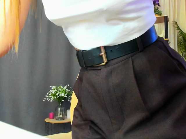 YourLovellyStory webcam