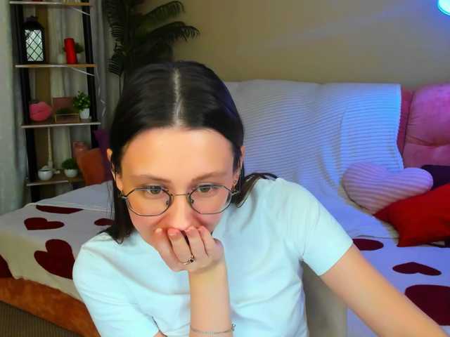 YourLovellyStory webcam