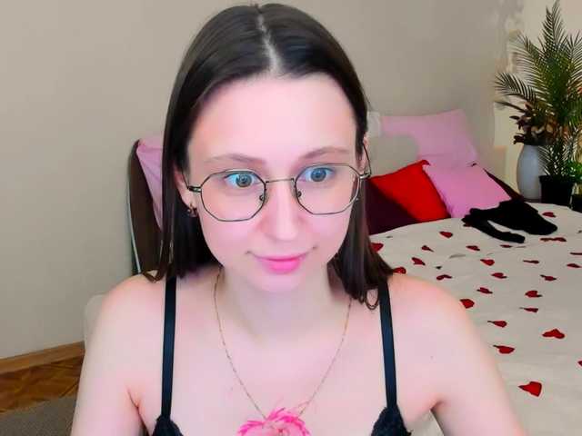 YourLovellyStory webcam