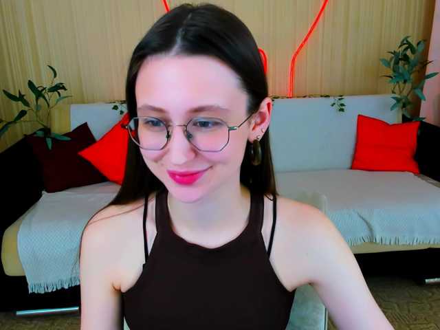YourLovellyStory webcam