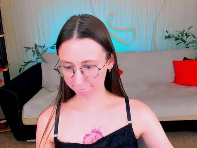 YourLovellyStory webcam