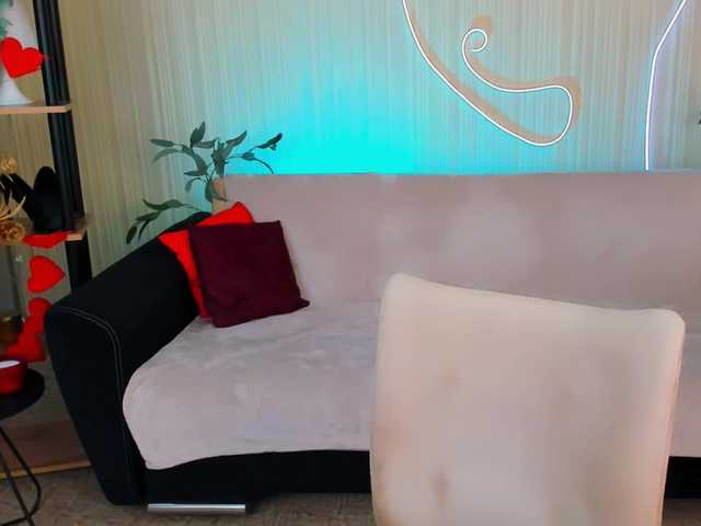 YourLovellyStory live cam on BongaCams