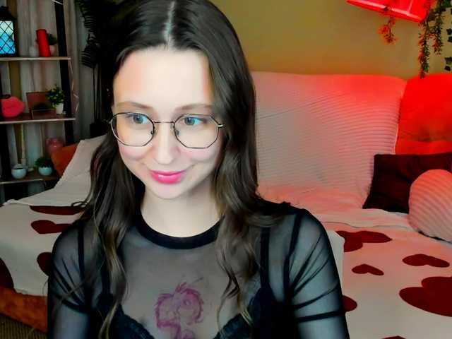 YourLovellyStory webcam