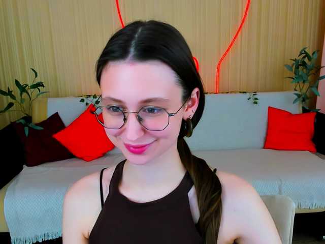 YourLovellyStory webcam