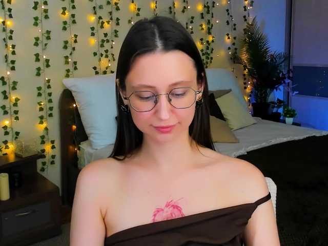 YourLovellyStory live cam on BongaCams
