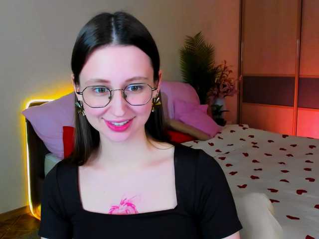 YourLovellyStory webcam
