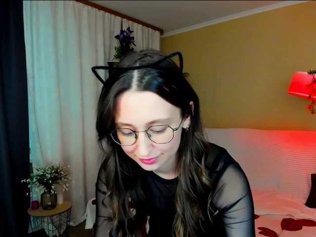 YourLovellyStory webcam