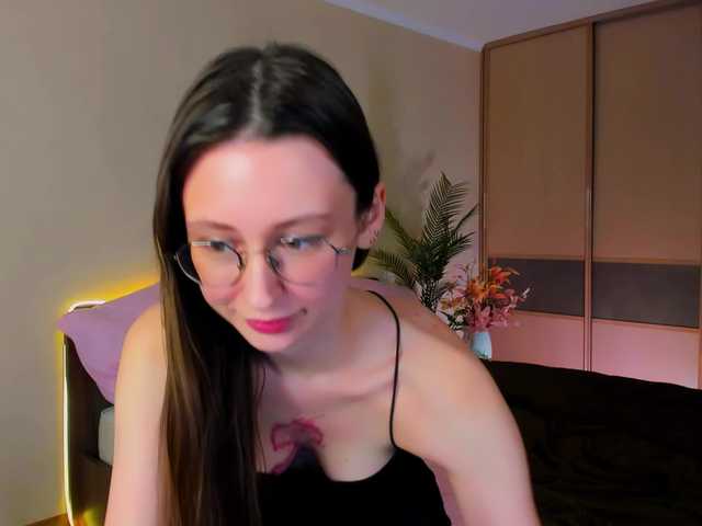 YourLovellyStory webcam