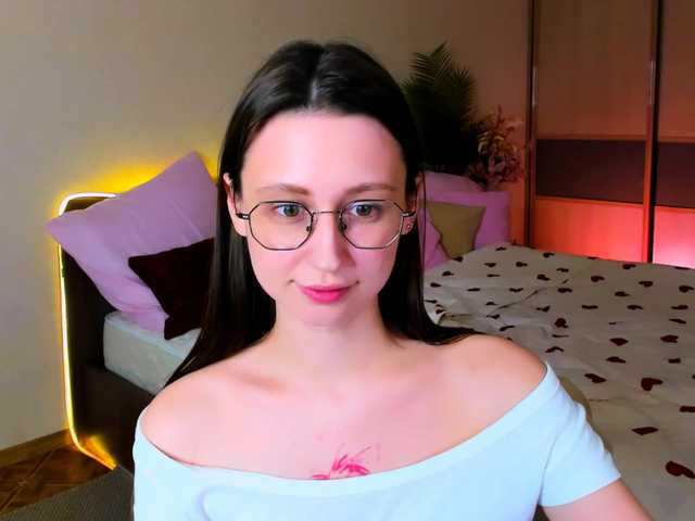 YourLovellyStory webcam