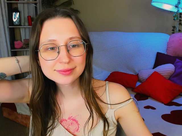 YourLovellyStory webcam
