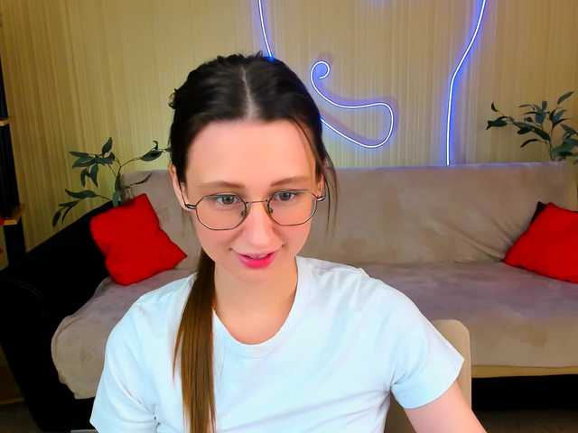 YourLovellyStory webcam