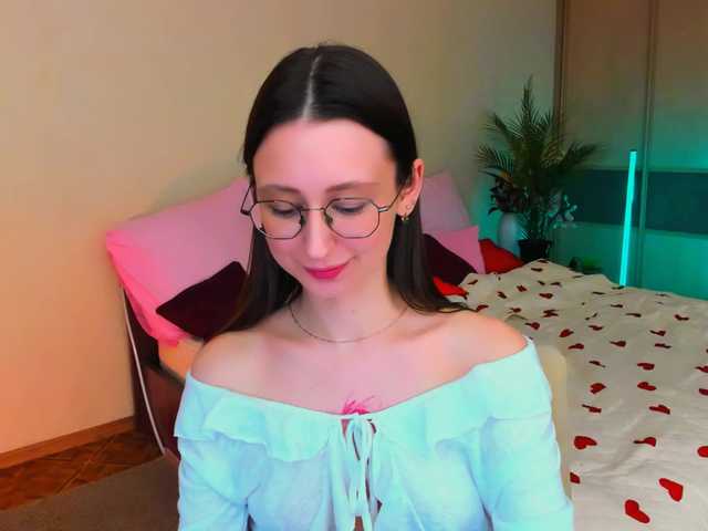 YourLovellyStory webcam