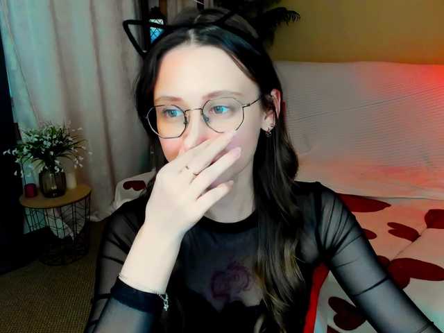 YourLovellyStory webcam