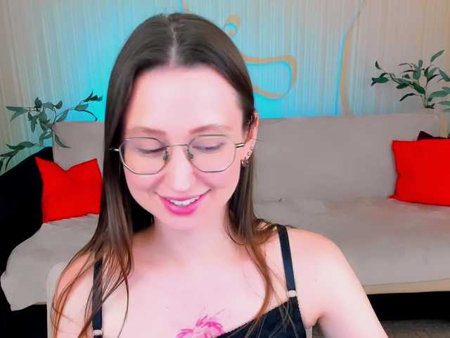 YourLovellyStory webcam