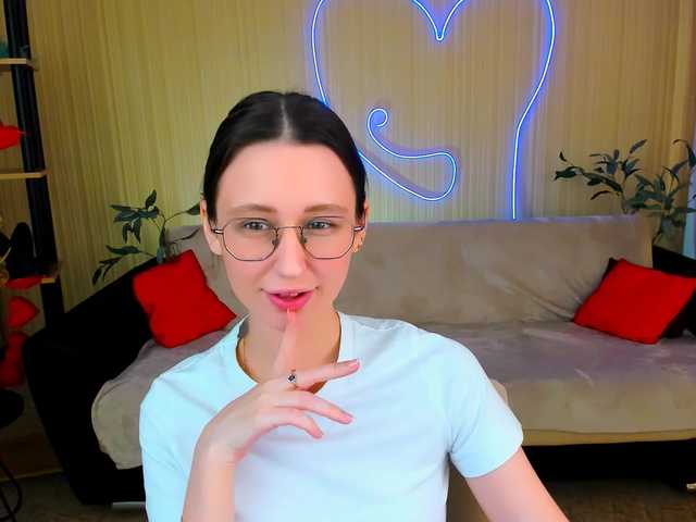 YourLovellyStory webcam