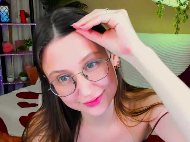 YourLovellyStory webcam