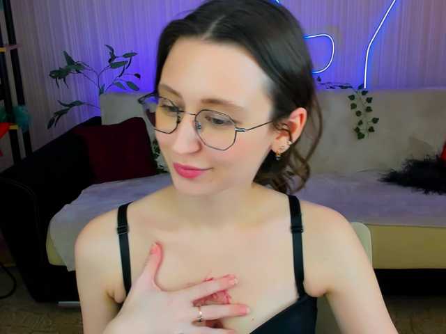 YourLovellyStory webcam