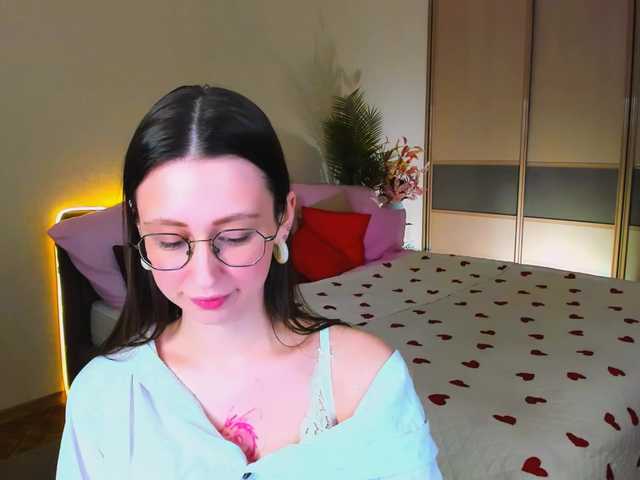 YourLovellyStory webcam