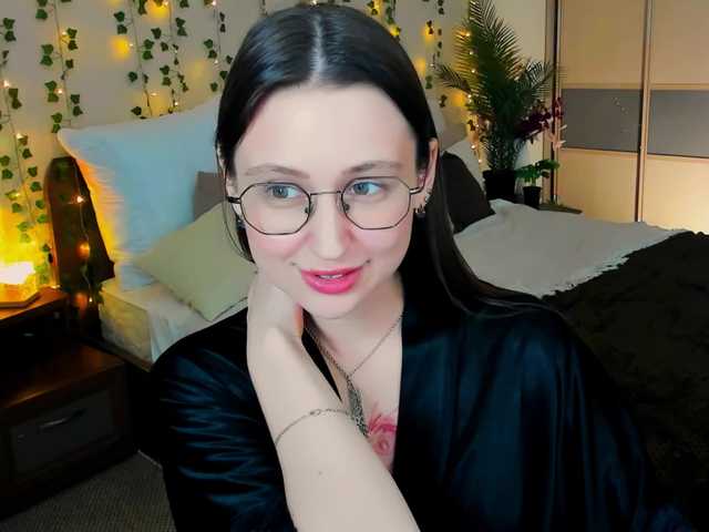 YourLovellyStory live cam on BongaCams