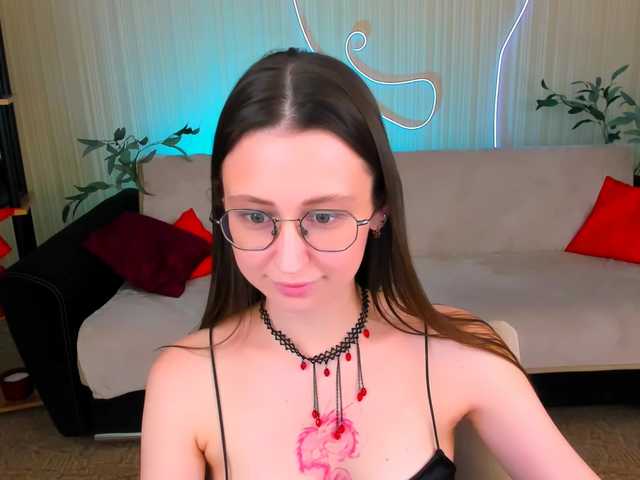 YourLovellyStory webcam