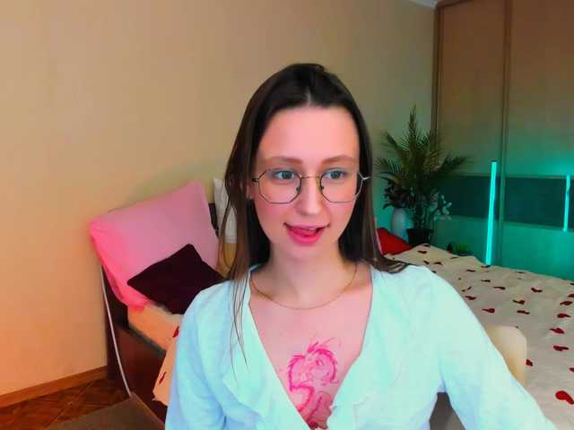 YourLovellyStory live cam on BongaCams
