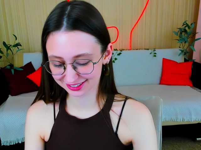 YourLovellyStory webcam