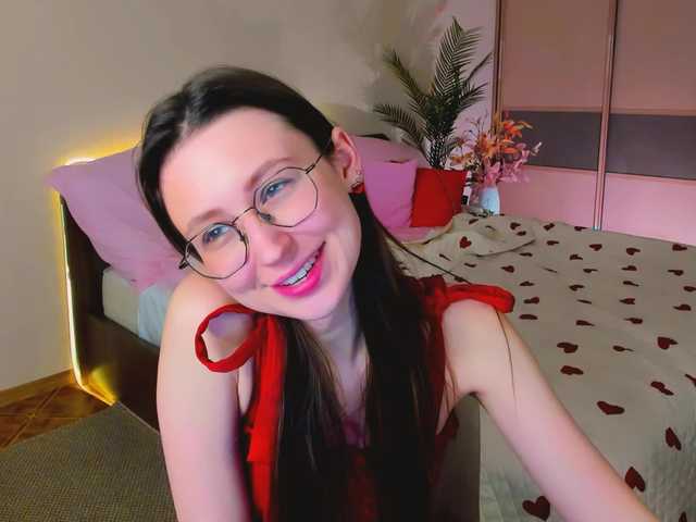 YourLovellyStory webcam