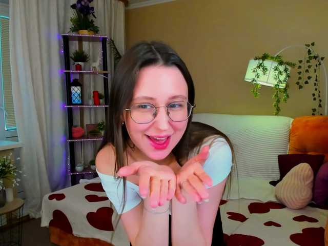 YourLovellyStory webcam