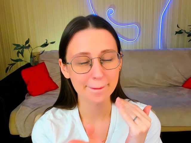 YourLovellyStory webcam