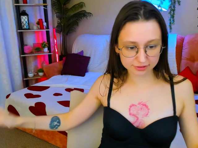 YourLovellyStory webcam