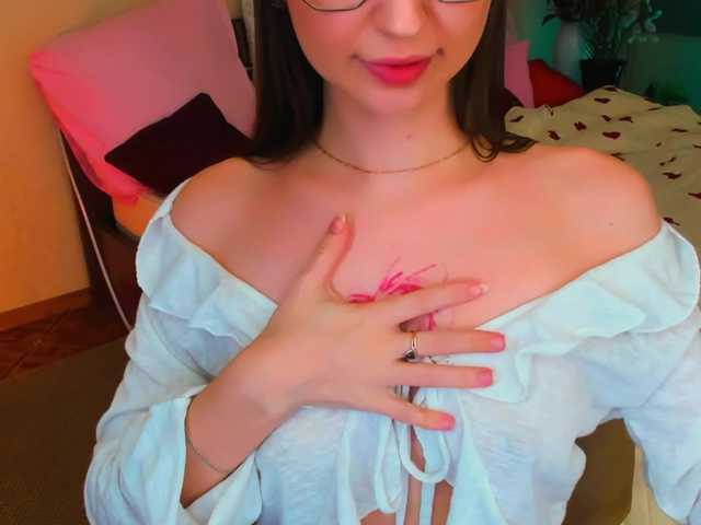 YourLovellyStory webcam