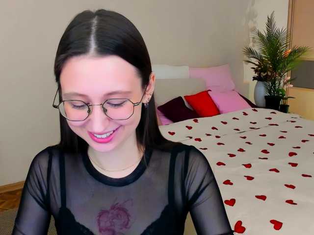 YourLovellyStory webcam