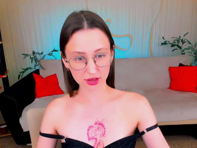 YourLovellyStory webcam