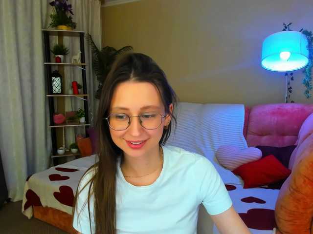 YourLovellyStory webcam