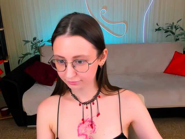 YourLovellyStory webcam