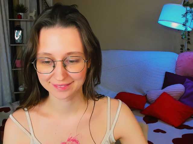 YourLovellyStory webcam