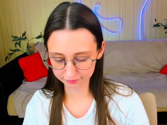YourLovellyStory webcam